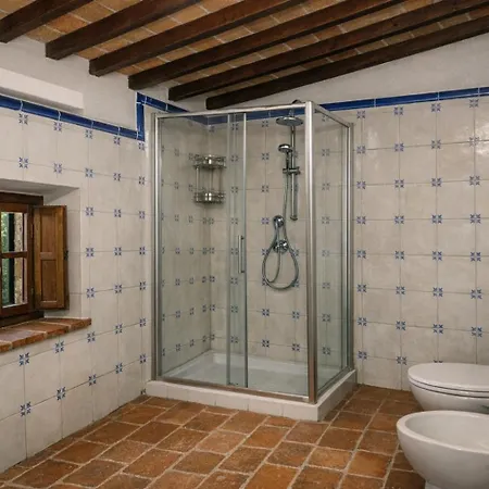 מלון Castello Di Leonina Relais - Adults Only 4*